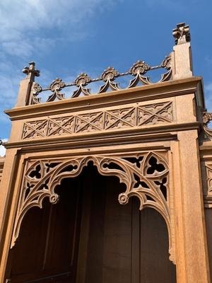 Confessionals style Gothic - style en Oak wood, Belgium 19th century