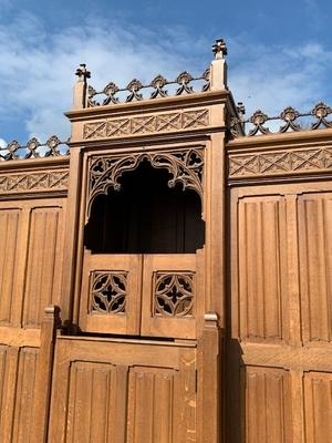 Confessionals style Gothic - style en Oak wood, Belgium 19th century