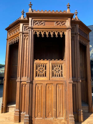 Confessionals  style Gothic - style en Oak wood, Belgium  19 th century ( Anno 1885 )