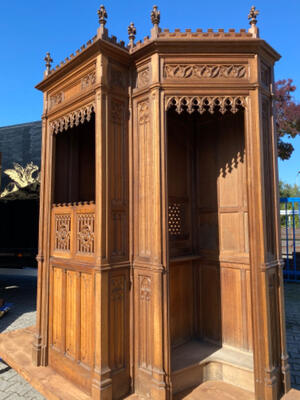 Confessionals  style Gothic - style en Oak wood, Belgium  19 th century ( Anno 1885 )