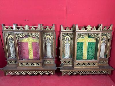 Display Cabinets For Reliquaries - Relics style Gothic - Style en Oak wood / Glass, Belgium  19 th century ( Anno 1865 )