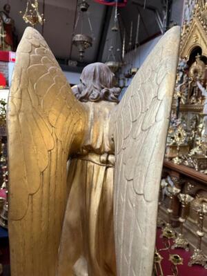 Exceptional Angels style Gothic - Style en Made out of wood-pap, totally gold-leaf covered., France 19 th century