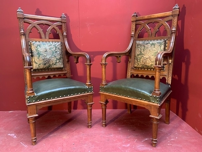 Exceptional Chairs style Gothic - style en walnut wood, France 19th century