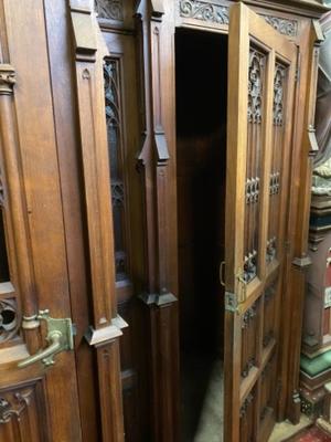 Exceptional Pair Of Highly-Carved Oak Confessionals style Gothic - style en Walnut wood , Arnhem Eusebius Church Netherlands 19 th century ( Anno 1876 )