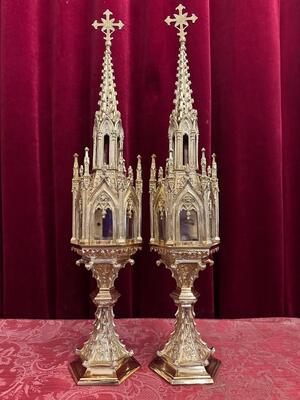 Exceptional Reliquaries style Gothic - Style en Bronze / Polished and Varnished / Glass, France 19 th century ( Anno 1865 )