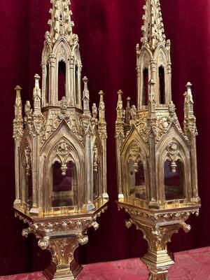 Exceptional Reliquaries style Gothic - Style en Bronze / Polished and Varnished / Glass, France 19 th century ( Anno 1865 )