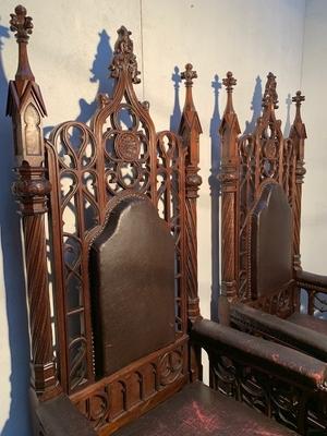 Exceptional Thrones  style Gothic - style en Walnut wood, France 19th century ( anno 1865 )