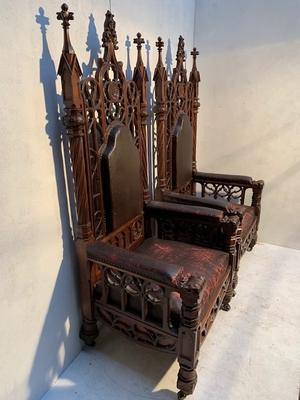 Exceptional Thrones  style Gothic - style en Walnut wood, France 19th century ( anno 1865 )