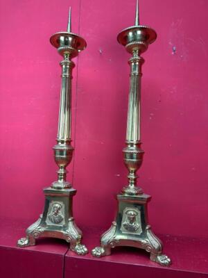 Large Candle Holders Measures Without Pin style Gothic - Style en Bronze , Belgium  19 th century ( Anno 1885 )