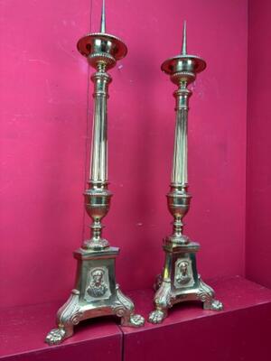 Large Candle Holders Measures Without Pin style Gothic - Style en Bronze , Belgium  19 th century ( Anno 1885 )