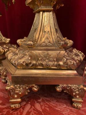 Large Exceptional Reliquaries style Gothic - style en Bronze / Gilt / Glass, France 19 th century ( Anno 1860 )