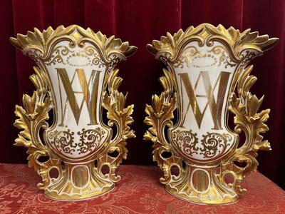 Marian - Altar -Vases style Gothic - Style en High - Quality Porcelain Hand - Gilt, Flemish   19 th century ( Anno 1865 )