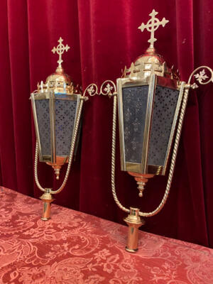 Matching Lanterns style Gothic - style en Brass / Bronze / Polished and Varnished, Belgium  19 th century ( Anno 1890 )