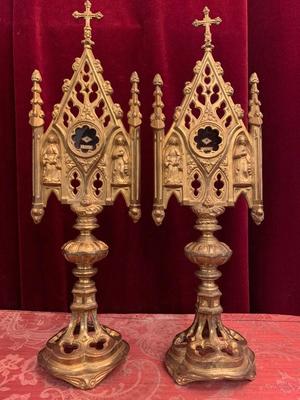 Reliquaries With Relics  style Gothic - Style en Bronze / Gilt, France 19th century ( anno 1865 )