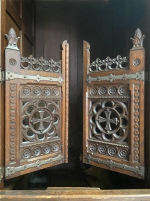 Confessionals  style Gothic - style / Romanesque en Oak wood, Roeselare St Amandus Church Belgium 19 th century ( Anno 1865 )