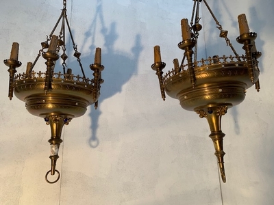 Sanctuary Lamps style Gothic - style en Brass, Belgium 19th century ( anno 1890 )