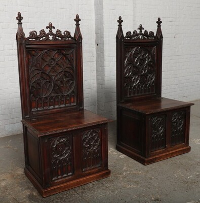 Throne Chairs  style Gothic - Style en Oak Wood, France 19 th century