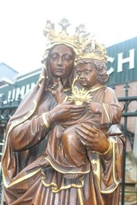 Hand-Carved Statue St. Mary With Child & Sacred Heart en wood oak, Belgium 19th century