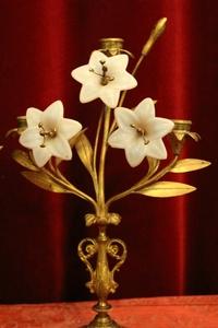 Lilies Candle Holders en Brass / Bronze / Porcelain Lilies, France 19th century (1875)