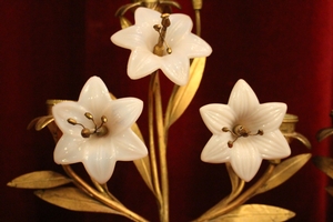 Lilies Candle Holders en Brass / Bronze / Porcelain Lilies, France 19th century (1875)