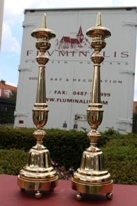 Candle Sticks Measures Without Pin style neo classisistical en Brass / Bronze, France 18 th century