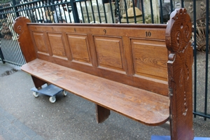 Pews en Oak wood, Dutch 19th century