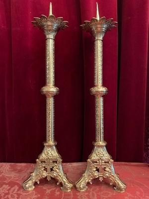 Candle Sticks Measures Without Pin style Romanesque en Bronze / Polished and Varnished, France 19th century