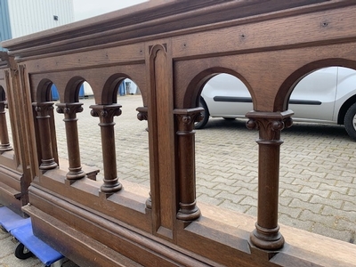 Communion Rails Total Lenght : 512 Cm. style Romanesque en Oak wood, Belgium 19th century