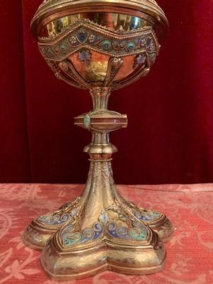 Romanesque-Style Full Silver/Gilt Chalice & Ciborium, Richly Enamelled, With Paten, In Very Good Condition style Romanesque en full silver / enamel medalions, France 19th century ( anno 1865 )