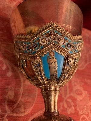 Romanesque-Style Full Silver/Gilt Chalice & Ciborium, Richly Enamelled, With Paten, In Very Good Condition style Romanesque en full silver / enamel medalions, France 19th century ( anno 1865 )