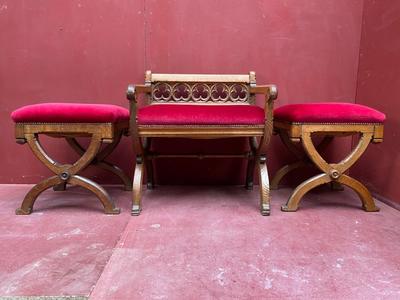 Gothic-Style Solid Oak Sediliae  en Oak Wood / Red Velvet, Belgium 19 th century