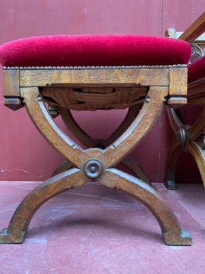 Gothic-Style Solid Oak Sediliae  en Oak Wood / Red Velvet, Belgium 19 th century